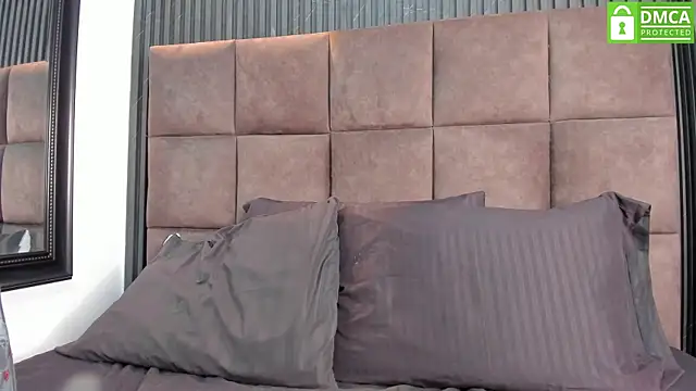 Snapshot of Sussy_Vixen chatting on 22, 9, 2025 Sussy Vixen online show from 22, 9, 2025