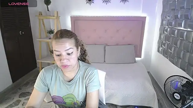 Dulce  Lovee online show from 13, 11, 2025