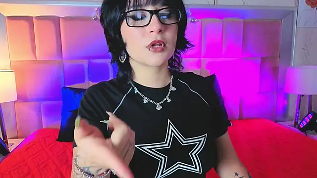 Snapshot of RobinBennett chatting on 11, 5, 2026 RobinBennett online show from 11, 5, 2026