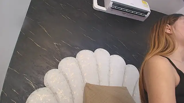 kissme luna online show from 28, 4, 2026