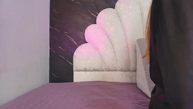 kissme luna online show from 23, 7, 2026