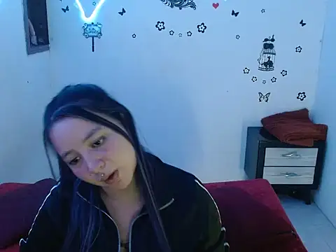 Snapshot of Mia2xsmith chatting on 8, 11, 2025 Mia2xsmith online show from 8, 11, 2025