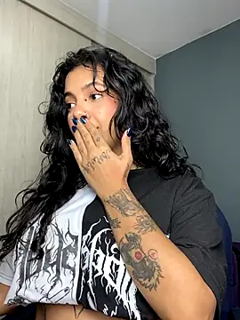 Snapshot of ObeyVal chatting on 3, 12, 2025 ObeyVal online show from 3, 12, 2025