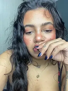 Snapshot of ObeyVal chatting on 4, 12, 2025 ObeyVal online show from 4, 12, 2025