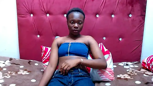 Snapshot of Cloud9boo chatting on 14, 10, 2025 Cloud9boo online show from 14, 10, 2025