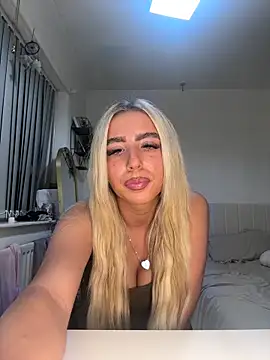 BlondeBetty online show from 3, 11, 2025