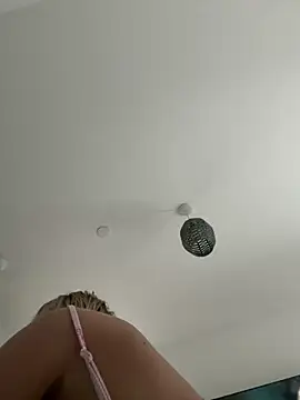 SexySaraxxoo online show from 27, 4, 2026