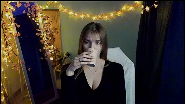 Snapshot of NeyliDream chatting on 7, 3, 2026 NeyliDream online show from 7, 3, 2026