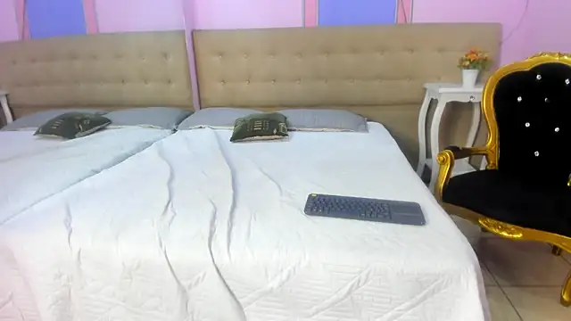 Aisha Noir online show from 19, 9, 2025