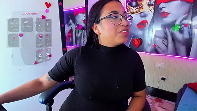 susan mooree online show from 21, 4, 2026