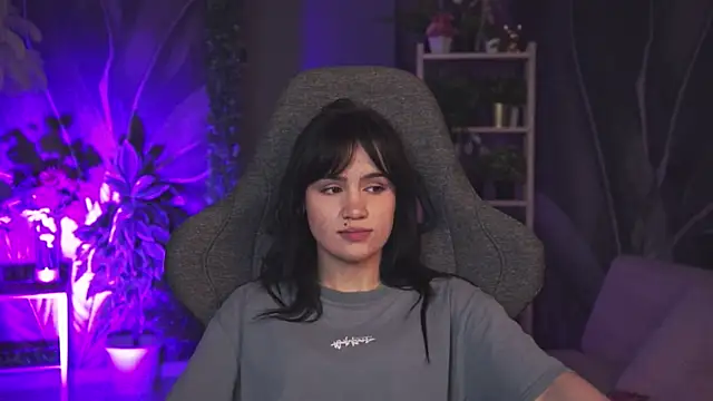 MonicaFarmer online show from 13, 4, 2026