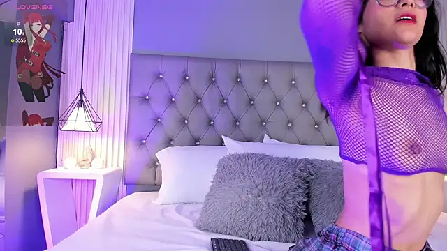 LunaBloomn online show from 15, 1, 2026