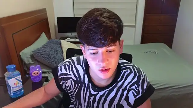 tightncuteass online show from 3, 10, 2025