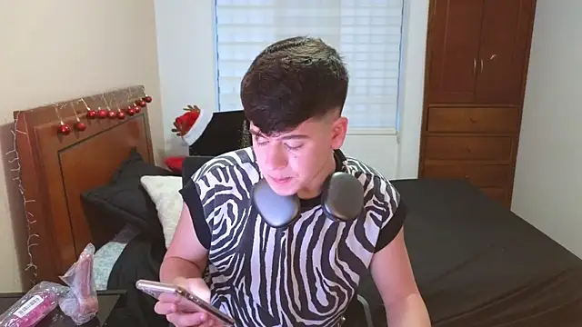 tightncuteass online show from 13, 11, 2025