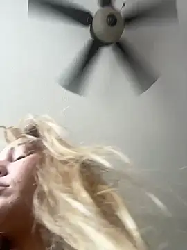 AllesandraLove online show from 23, 4, 2026