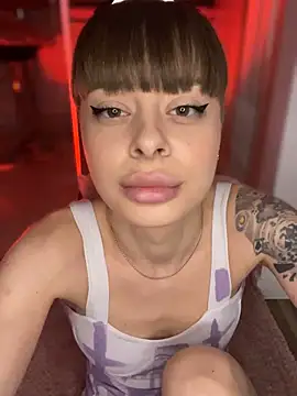 BabyBee  online show from 31, 10, 2025