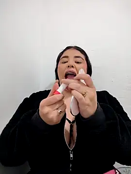 Bagiolett online show from 27, 4, 2026