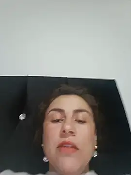 Snapshot of vanessa-titisM chatting on 4, 6, 2026 vanessa-titisM online show from 4, 6, 2026