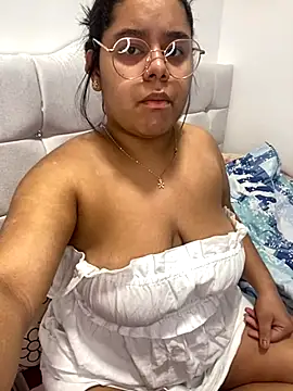 Snapshot of Anabelle_00_ chatting on 8, 11, 2025 Anabelle 00 online show from 8, 11, 2025