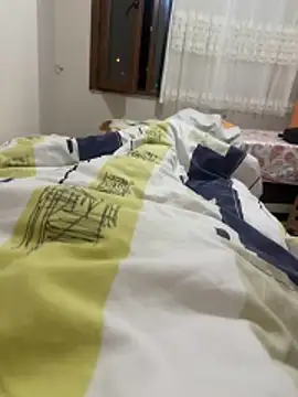 Snapshot of LAZ3R1 chatting on 29, 10, 2025 LAZ3R1 online show from 29, 10, 2025