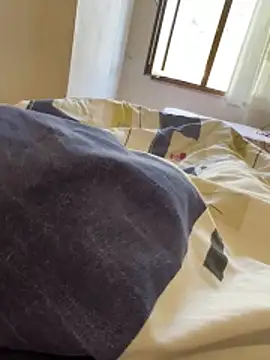 Snapshot of LAZ3R1 chatting on 18, 11, 2025 LAZ3R1 online show from 18, 11, 2025