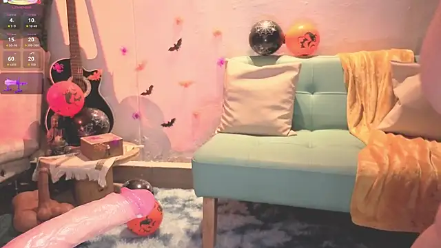 ashlynnlowe  online show from 9, 10, 2025