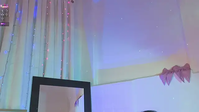 ashlynnlowe  online show from 19, 4, 2026