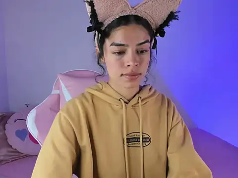 Snapshot of maddy_parker__ chatting on 24, 10, 2025 maddy parker online show from 24, 10, 2025