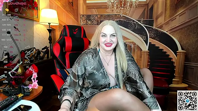 Nina Devillle online show from 15, 6, 2026