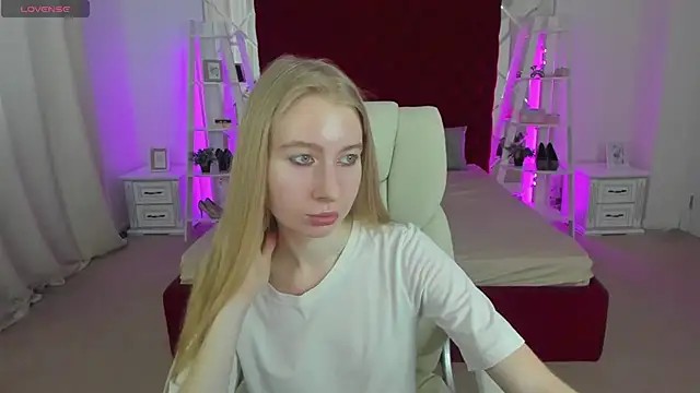 Alina Blonde online show from 2, 7, 2026