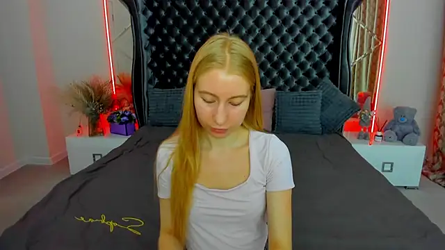 Alina Blonde online show from 4, 7, 2026