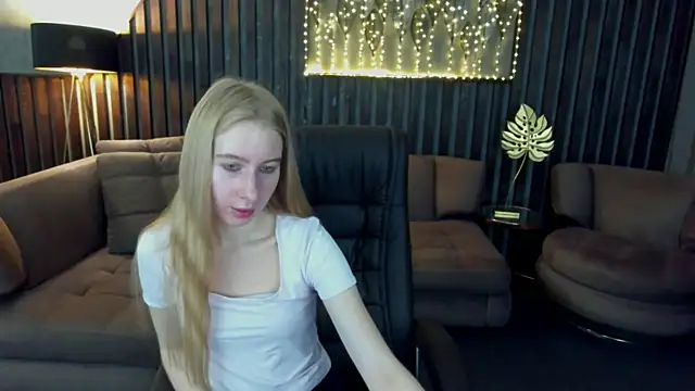 Alina Blonde online show from 17, 7, 2026