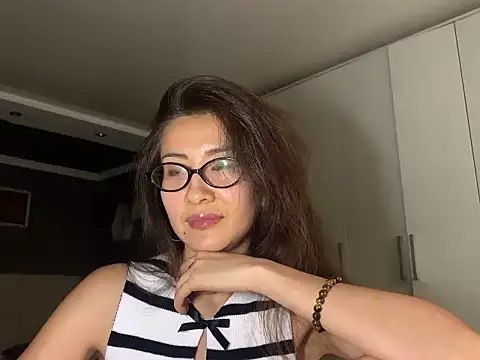 Kivoora online show from 23, 7, 2026