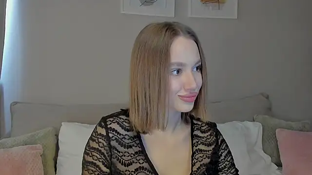 Stefa Evans online show from 3, 10, 2025