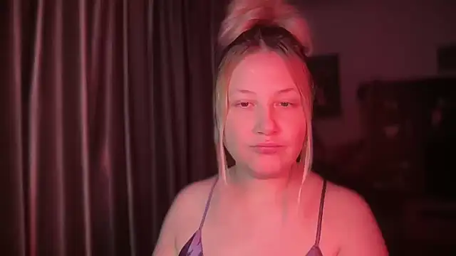 BikiHellena online show from 6, 6, 2026