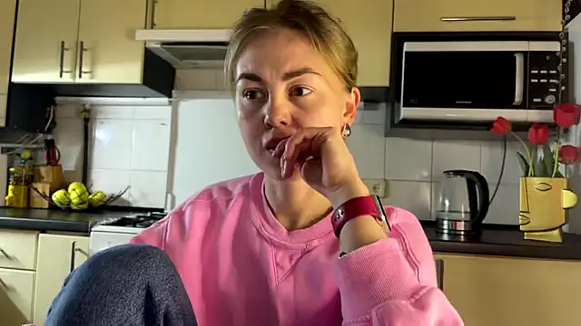 MartaLuna  online show from 15, 4, 2026