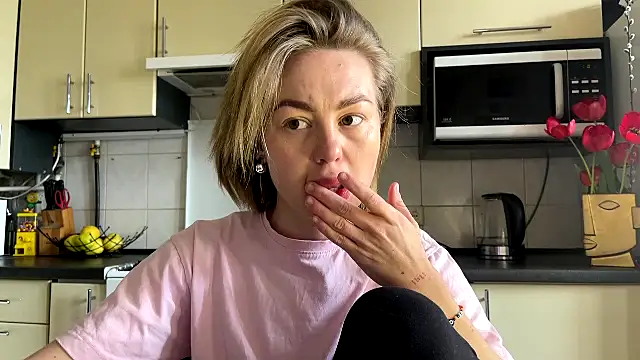 MartaLuna  online show from 18, 4, 2026