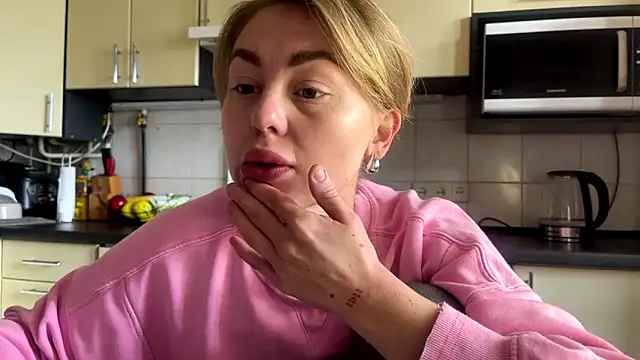 MartaLuna  online show from 22, 4, 2026