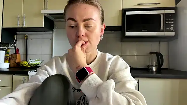 MartaLuna  online show from 23, 4, 2026