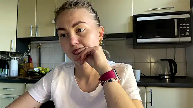 MartaLuna  online show from 27, 4, 2026