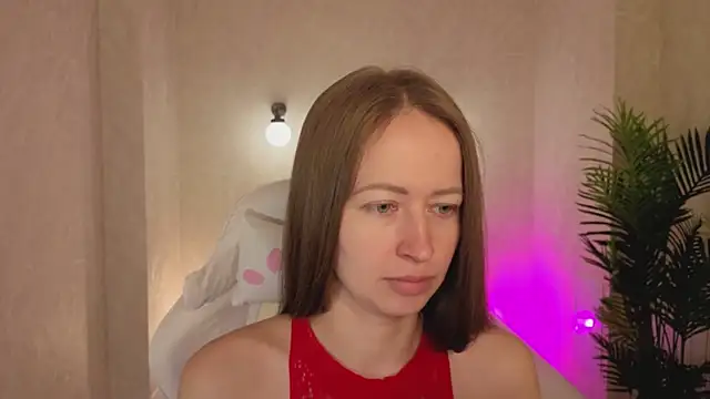 Snapshot of bella_li__ chatting on 14, 12, 2025 bella li online show from 14, 12, 2025