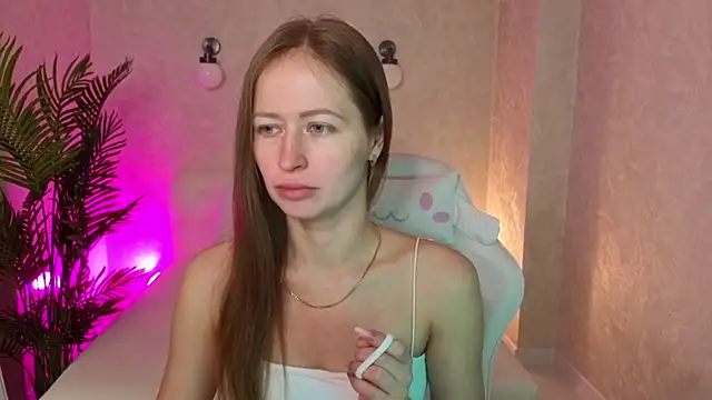 Snapshot of bella_li__ chatting on 21, 12, 2025 bella li online show from 21, 12, 2025