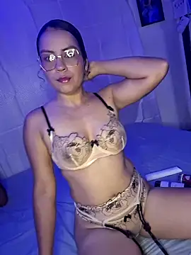 Chloe y Dante online show from 9, 10, 2025