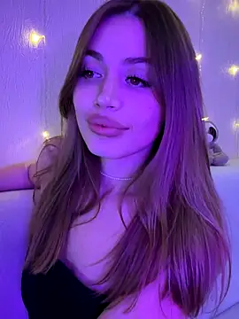 Elizabeth Tay online show from 11, 11, 2025