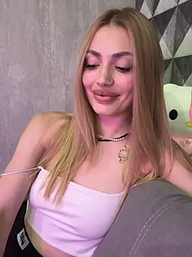 Snapshot of Elizabeth_Tay chatting on 26, 5, 2026 Elizabeth Tay online show from 26, 5, 2026