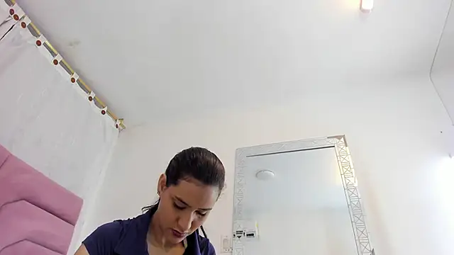 miajhonsonx online show from 19, 4, 2026