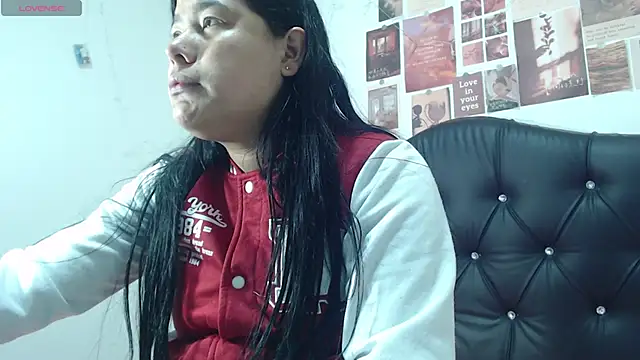 April Becker online show from 11, 3, 2026