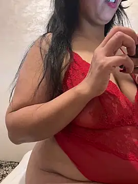 lara9Qouin online show from 8, 4, 2026