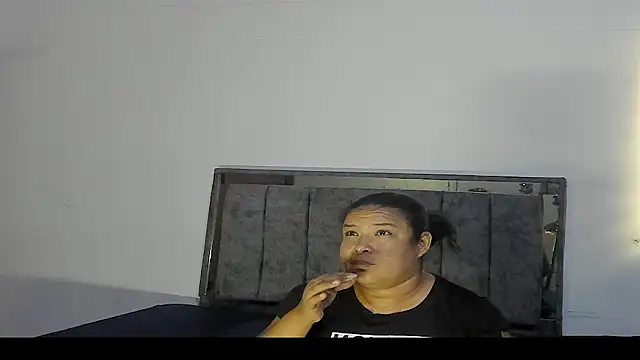 morenita sexlove online show from 15, 2, 2026