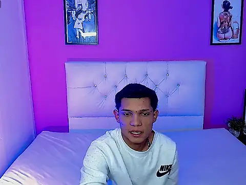 Snapshot of EL_VENEZOLANO_22CM chatting on 22, 9, 2025 EL VENEZOLANO 22CM online show from 22, 9, 2025